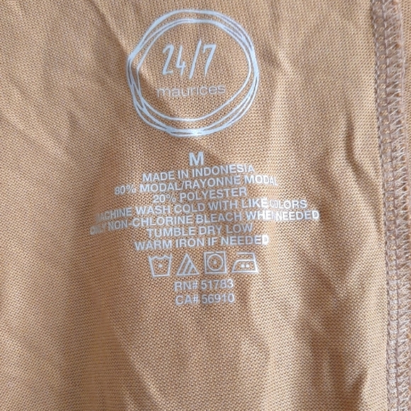 V Neck Tank Top - Picture 3 of 3